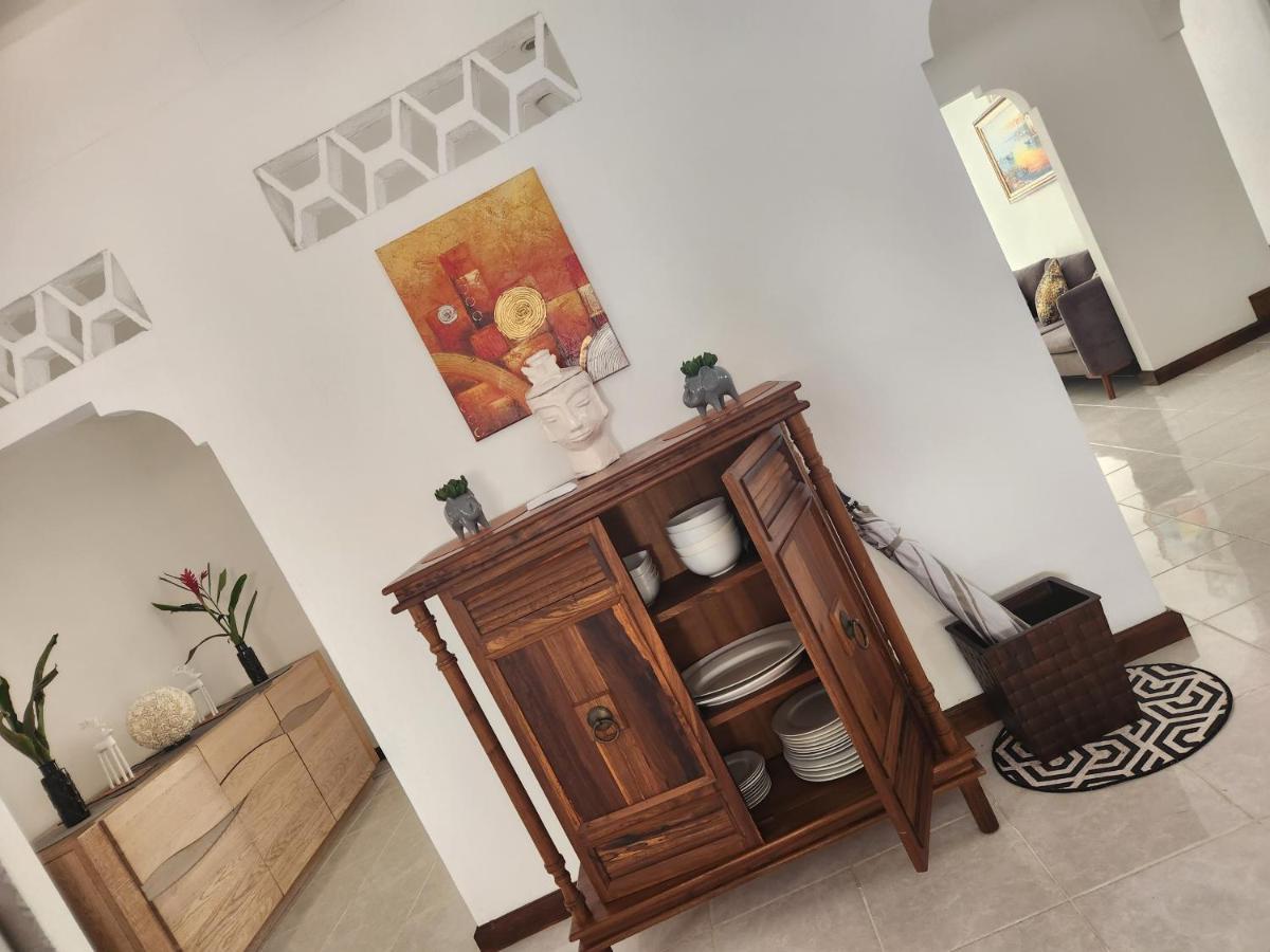 Kaz Memel Villa Beau Vallon  Buitenkant foto